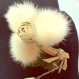 Mink vintage hair comb